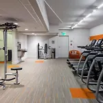 Super Quiet Apartment In Full Service Bldg Near Ucla
