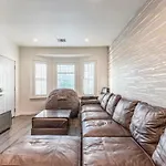 Gorgeous Dtla W/ View + Hot Tub!