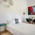 Fabulous For Families & Business 5/3 + 1/1 Studio