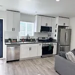 Gorgeous House In Los Angeles