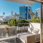 The Sunset Blvd Luxury High-Rise, 180 City Views