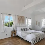 Exclusive 2Bd 3Ba With Balcony