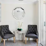 Beverly Hills Jr 1Br Nr Shops Groceries Lax-1062