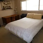Nice Northridge 4-2-2 Pool Home Near Csun And Pierce College