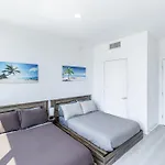 Top Floor 3 Bed 3 Bath Penthouse Living In Luxury