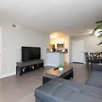 Hollywood 1Bed Apt W Rooftop Pool & Panoramic View