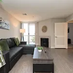 Hollywood 1Bed Apt W Rooftop Pool & Panoramic View