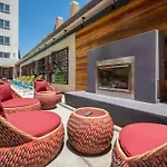 Cute Cozy Unit In West Hollywood