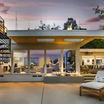 Hollywood Hills Oasis: The Ultimate Luxury Retreat