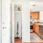 N Hollywood 2Br W Gym Pool Nr Tj Shops Lax-632