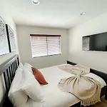 *Weho/Beverly Hills* Luxury 2Bd/2.5Ba + Balconies