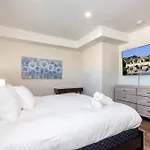 Luxurious Penthouse In Beverly Hills - Sleeps 10