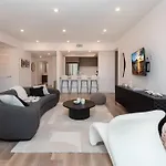 Deluxe Modern 2-Bedroom Condo W/ Roof Deck!