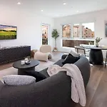 Deluxe Modern 2-Bedroom Condo W/ Roof Deck!