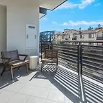 Deluxe Modern 2-Bedroom Condo W/ Roof Deck!