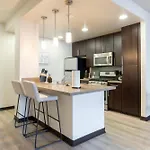 Charming Luxury Apartment With Hollywood Sign View