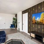 Prime Location And Luxury Living W/ Hot Tub