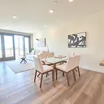 Beverly Hills Penthouse 2Bd 2Ba Condo Top Floor!