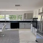 3 Bd In Heart Of Beverly Hills