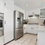 4 Bedroom And 3 Bath Home Close To Universal Studio And Hollywood