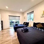 4Br/4Br Modern House At Mid-City