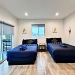 4Br/4Br Modern House At Mid-City