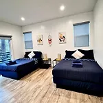 4Br/4Br Modern House At Mid-City
