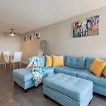Sleeps 5 Major Attractions Mins Away 1 Bedroom