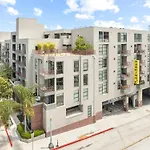 Hollywood Walk Of Fame Free Parking Pool & Hot Tub