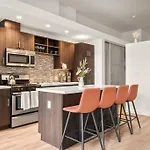 Spacious Dtla Home With 2 Bed, Free Parking And Pool