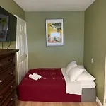 Private Room In Los Angeles With Ac, Strong Wifi, Smart Tv, Work Desk Near Sofi Stadium