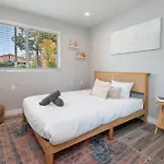 Elegant Apt In La With 4Br And 4 Ba Sleeps