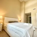 Luxury 2 Bedrooms 2 Bathrooms With Pool And Gym