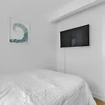 Newly Renovated 3Bed, 2Bath Apartment In Santa Monica
