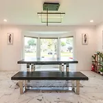 Modern Comfort Private Room 1