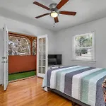 Chic Charming 2-Bedroom With Office In The Weho