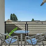 Modern 1-Bedroom Loft In Hollywood With Parking, Wifi & Hollywood Sign View