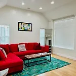 Gated Contemporary 3 Bedroom - 2 Bathroom Home In South La Plus Parking