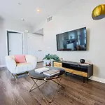 Spacious 3Bd 3Ba With Iconic Hollywood Sign Views From Balcony & Roofdeck!