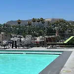 Exceptional 2 Bedroom In Heart Of Hollywood 201