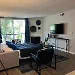 Exceptional 2 Bedroom In Heart Of Hollywood 201