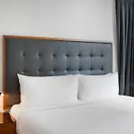 2 Bed 2 Bath Contemporary High Rise Dtla Living