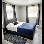 Charming Home In La Prime Location