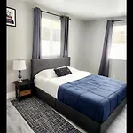 Charming Home In La Prime Location