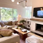 Zen Treehouse Retreat-Great Views & Peaceful Decks