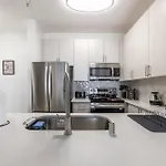 Cozy 2Bd Retreat In Marinadelrey!Free Parking&Pool