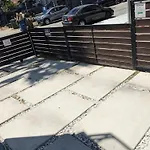 Cozy 3 Bedroom Townhouse With Balcony