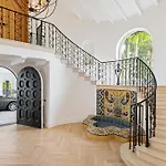 Contemporary Spanish Estate In Beverly Hills