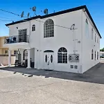 Lovely Gated 3Bedroom & 2 Bath Unit Near Universal Studio And Hollywood