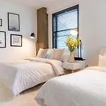 Fashion Loft 2 Bedroom Downtown